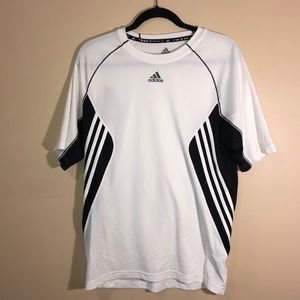 M Adidia athletic t shirt